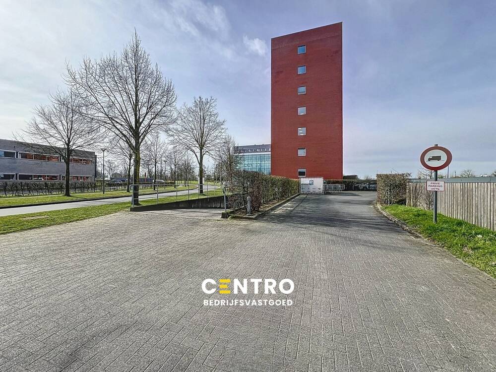 Handelszaak te  huur in Ieper 8900 0.00€  slaapkamers 700.00m² - Zoekertje 429549