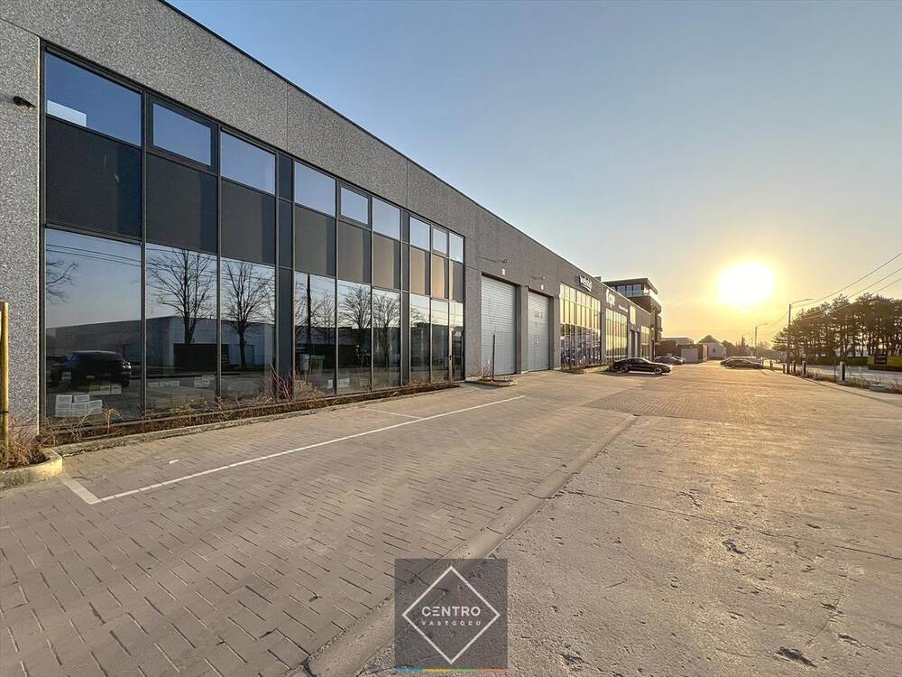 Handelszaak te huur in Vichte 8570 0.00€ slaapkamers 1098.00m² - Zoekertje 429729