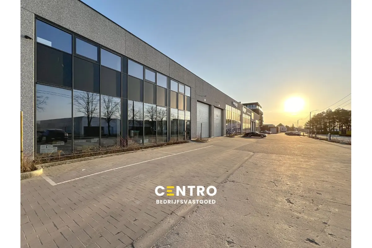 Handelszaak te  huur in Vichte 8570 0.00€  slaapkamers 1098.00m² - Zoekertje 429729