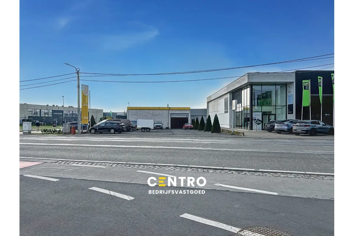 Handelszaak te  koop in Roeselare 8800 0.00€ 1 slaapkamers 460.00m² - Zoekertje 431422