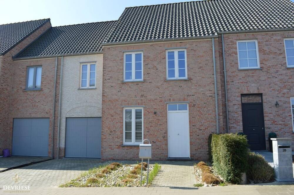 Huis te  huur in Kortrijk 8500 1120.00€ 3 slaapkamers 172.00m² - Zoekertje 433388