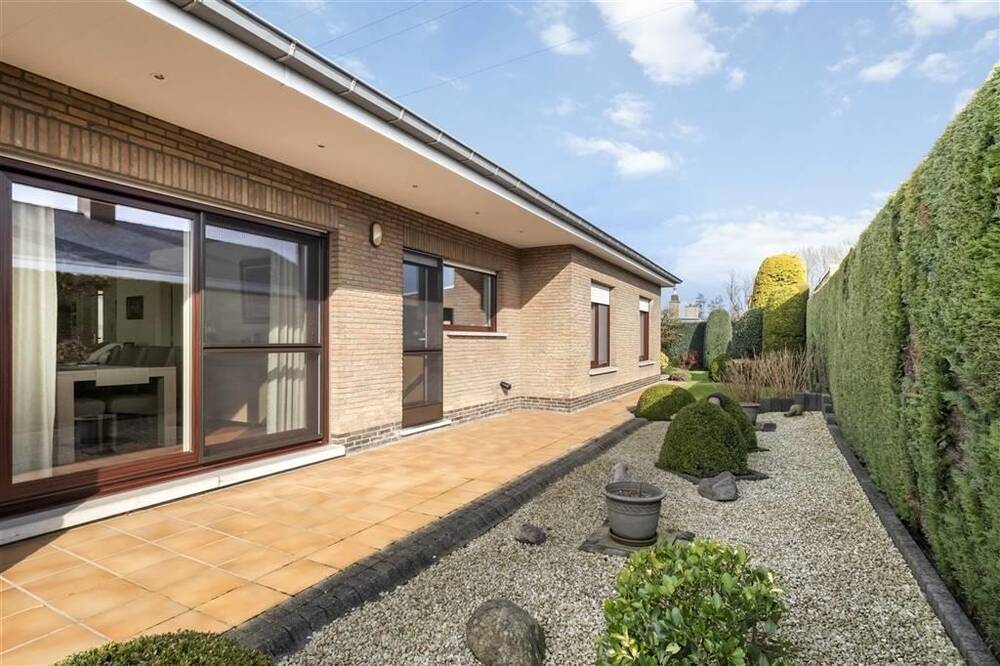 Huis te koop in Bavikhove 8531 385000.00€ 3 slaapkamers 205.00m² - Zoekertje 434028