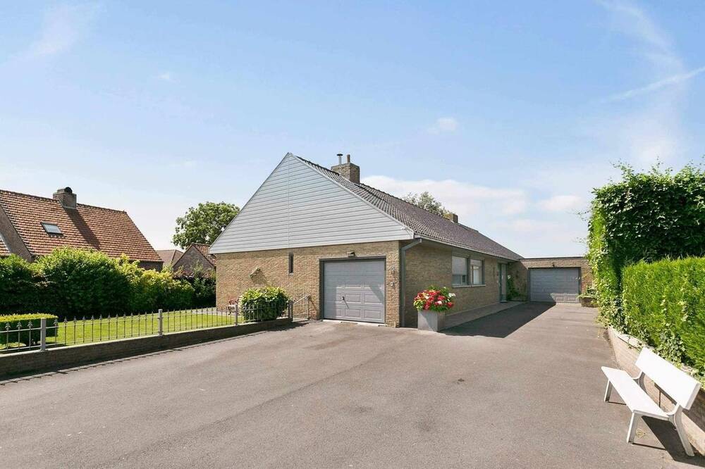 Huis te koop in Middelkerke 8430 499000.00€ 3 slaapkamers 262.00m² - Zoekertje 433872
