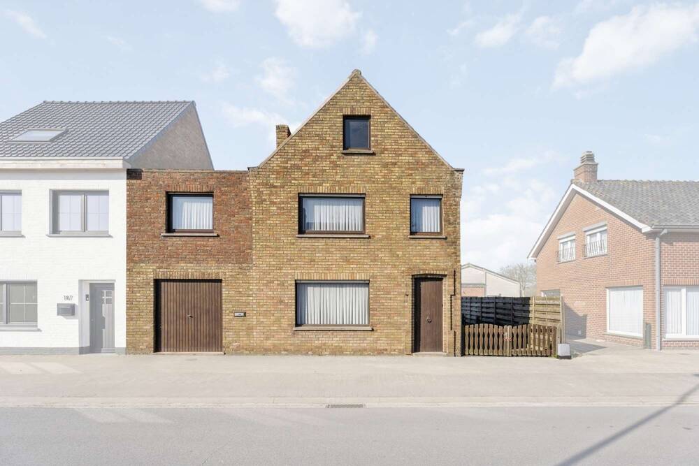 Huis te  koop in Ichtegem 8480 228000.00€ 3 slaapkamers 206.00m² - Zoekertje 437134