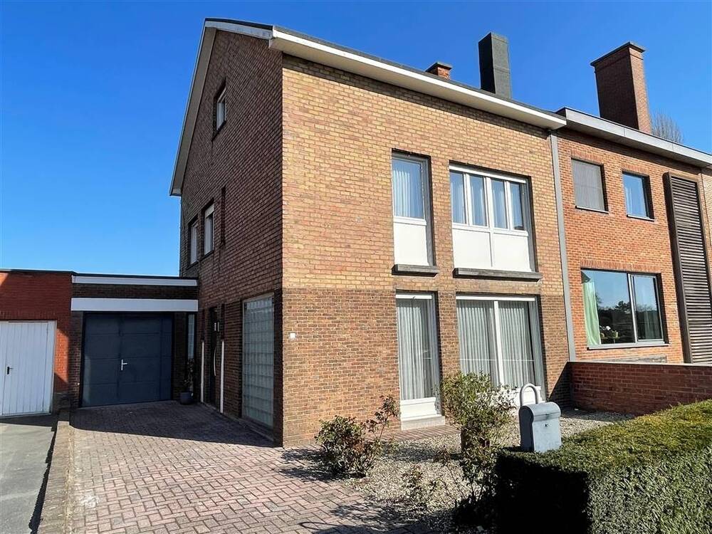 Huis te in Kortrijk 8500 315000.00€ 4 slaapkamers 144.00m² - Zoekertje 437881