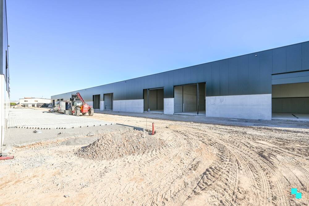 Handelszaak te koop in Wielsbeke 8710 250000.00€ slaapkamers 180.00m² - Zoekertje 438181