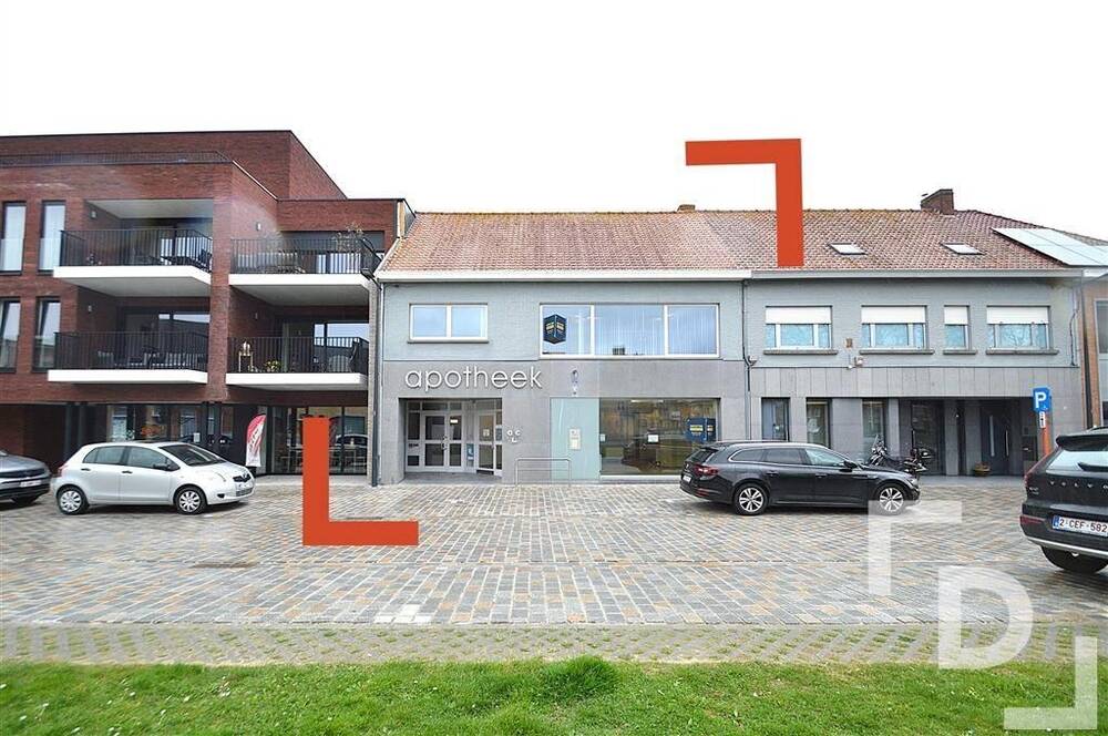 Handelszaak te  koop in Langemark-Poelkapelle 8920 395000.00€ 3 slaapkamers 386.00m² - Zoekertje 437721