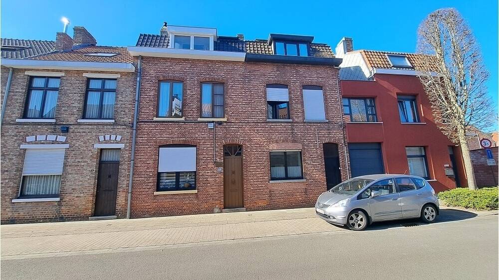 Huis te koop in Assebroek 8310 315000.00€ 3 slaapkamers 124.00m² - Zoekertje 439001