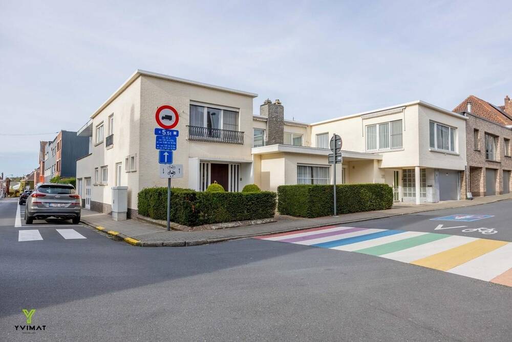 Huis te  koop in Zwevegem 8550 0.00€ 4 slaapkamers 421.00m² - Zoekertje 439812