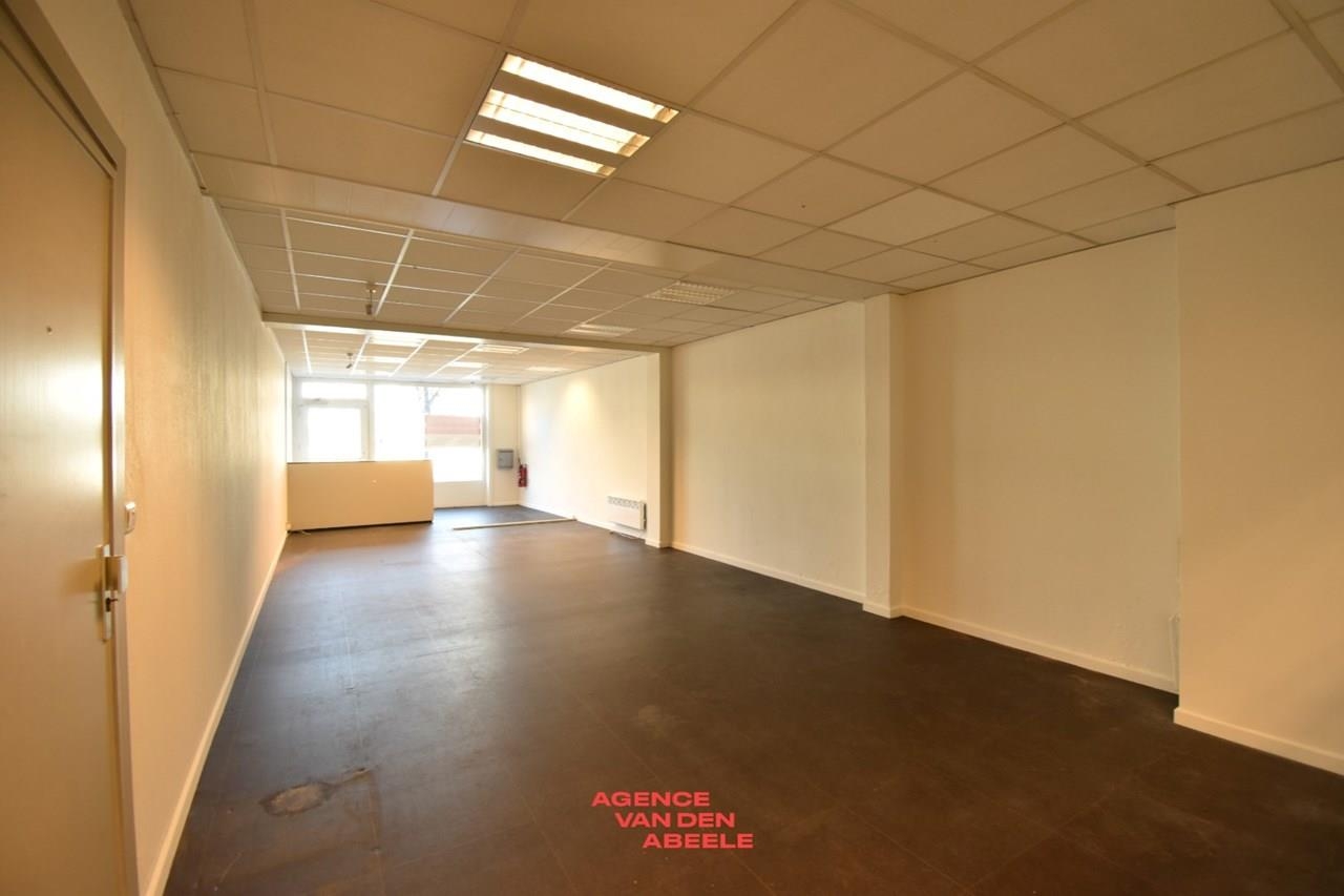 Handelszaak te  huur in Brugge 8000 1950.00€  slaapkamers m² - Zoekertje 439600