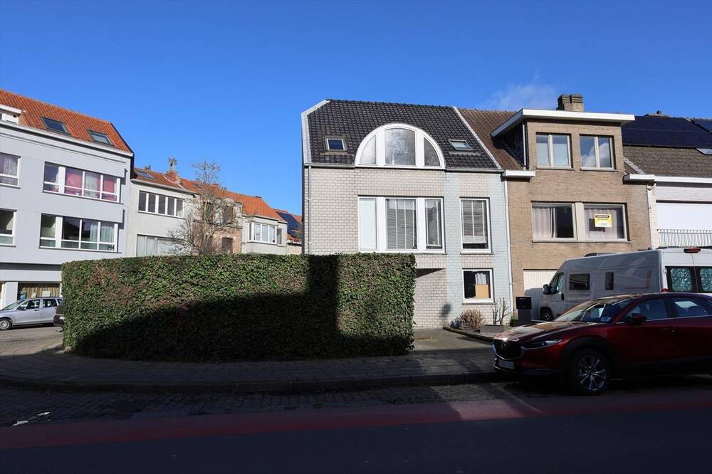 Huis te  koop in Oostende 8400 299000.00€  slaapkamers 144.00m² - Zoekertje 439191
