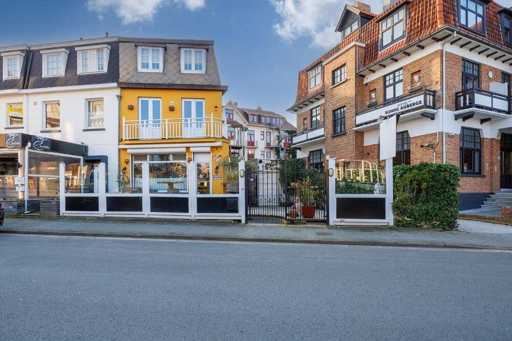 Handelszaak te in De Haan 8420 670000.00€ slaapkamers m² - Zoekertje 441488