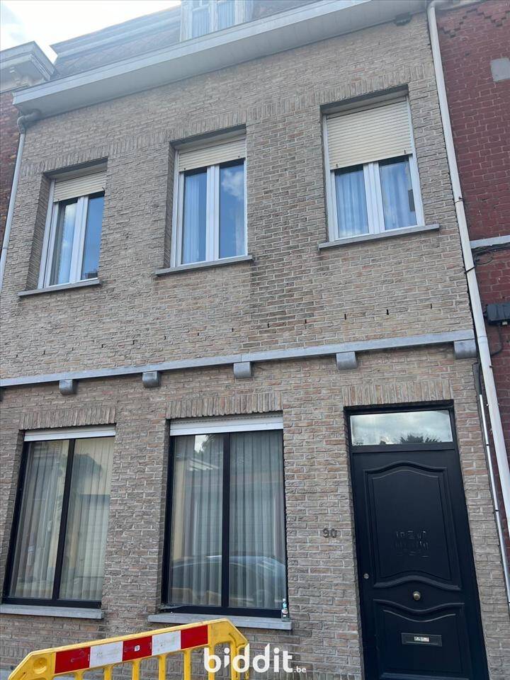 Huis te  koop in Menen 8930 75000.00€ 3 slaapkamers m² - Zoekertje 441679