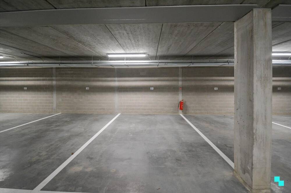 Parking & garage te huur in Izegem 8870 65.00€ slaapkamers m² - Zoekertje 442143