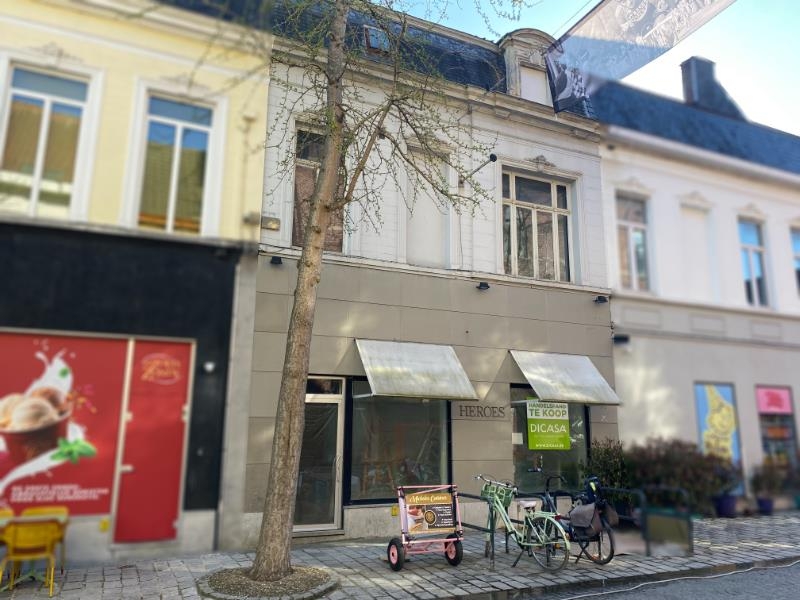 Handelszaak te  koop in Roeselare 8800 195000.00€  slaapkamers m² - Zoekertje 442075
