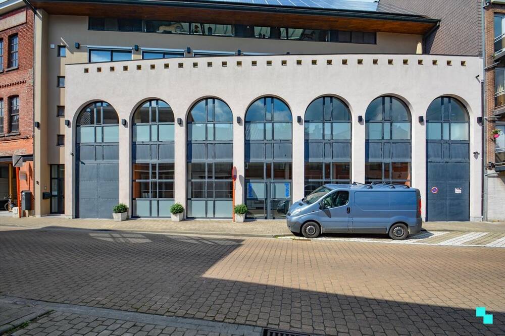 Handelszaak te  huur in Izegem 8870 1700.00€  slaapkamers m² - Zoekertje 442821