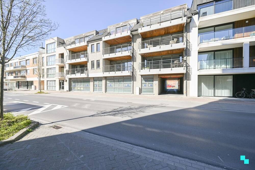 Handelszaak te  koop in Izegem 8870 625000.00€  slaapkamers 340.00m² - Zoekertje 442823