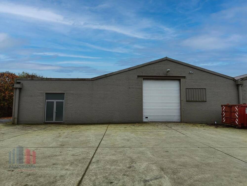Handelszaak te  huur in Oostkamp 8020 3120.00€  slaapkamers 2615.00m² - Zoekertje 442998