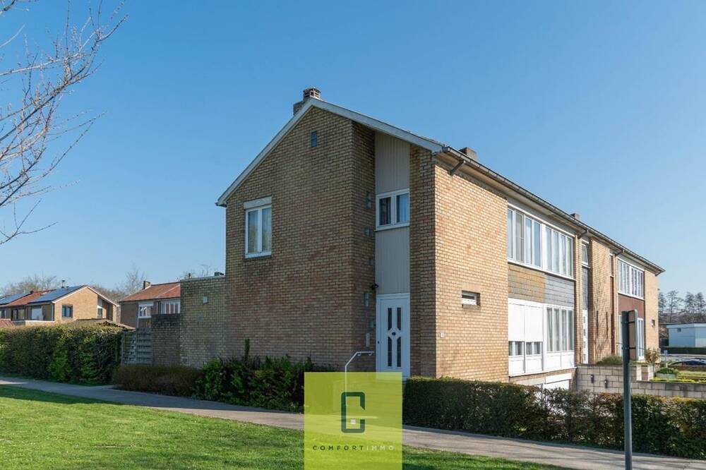 Huis te koop in Sint-Andries 8200 329000.00€ 3 slaapkamers m² - Zoekertje 444088