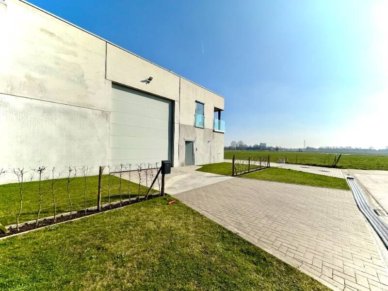 Handelszaak te koop in Oostrozebeke 8780 0.00€ 1 slaapkamers m² - Zoekertje 445459