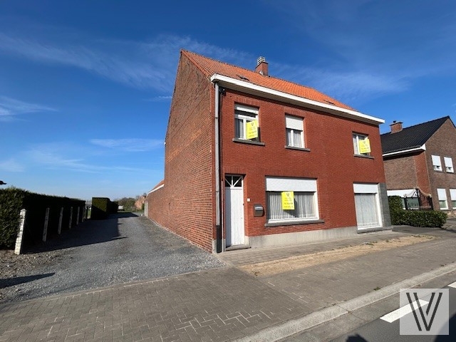 Huis te koop in Ingelmunster 8770 369900.00€ slaapkamers m² - Zoekertje 445304