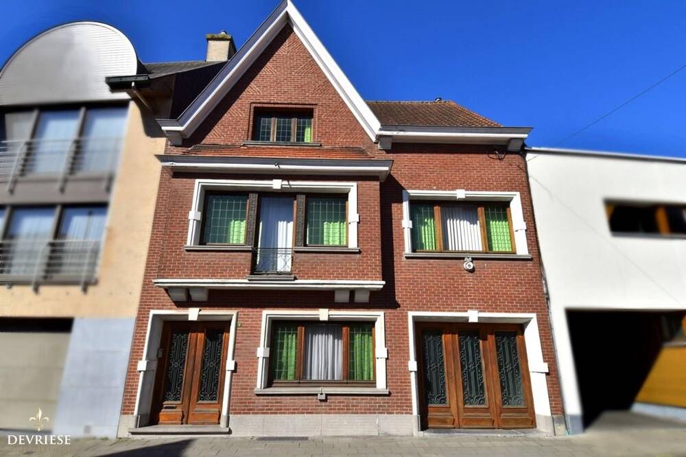 Huis te koop in Gullegem 8560 325000.00€ 3 slaapkamers 303.00m² - Zoekertje 446149