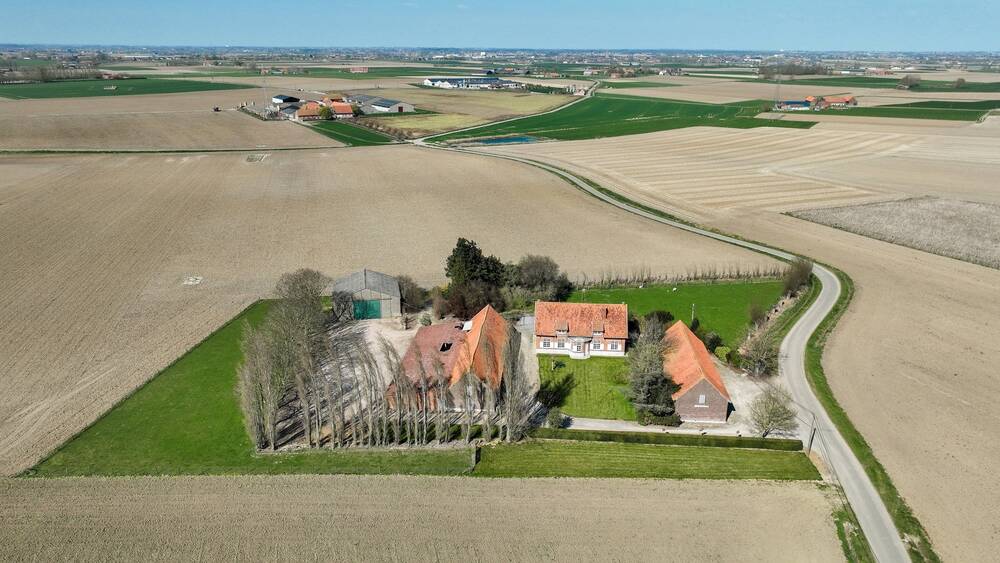 Huis te koop in Ieper 8900 0.00€ 3 slaapkamers 1008.00m² - Zoekertje 446122