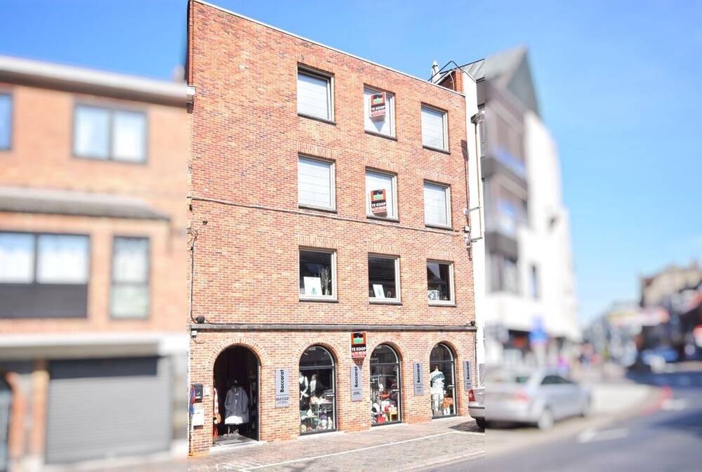 Appartement te koop in Roeselare 8800 375000.00€ 2 slaapkamers 242.00m² - Zoekertje 446275