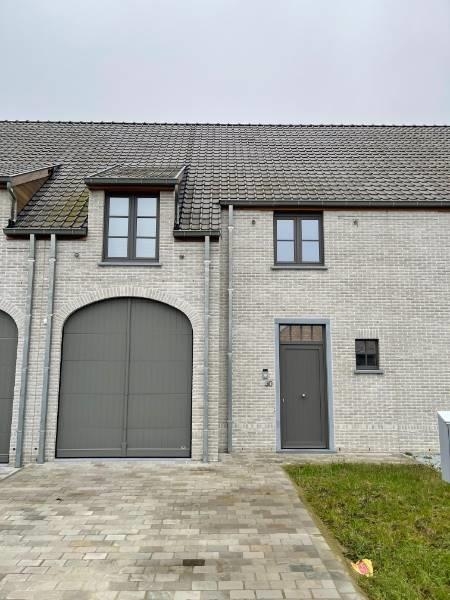 Huis te  huur in Rollegem 8510 1000.00€ 2 slaapkamers 150.00m² - Zoekertje 448304