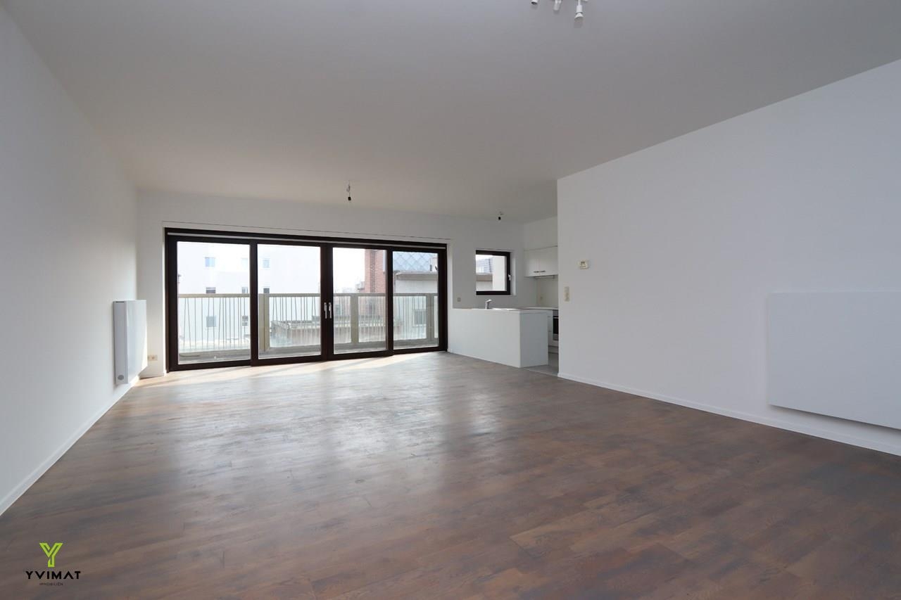 Appartement te huur in Kortrijk 8500 775.00€ 2 slaapkamers 122.00m² - Zoekertje 447276