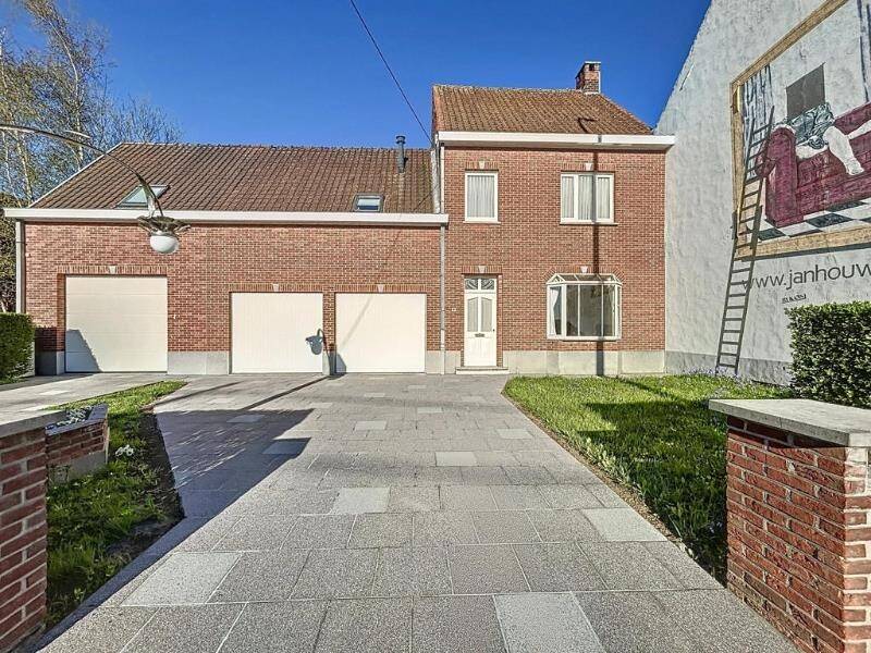 Huis te koop in Kuurne 8520 425000.00€ 4 slaapkamers 347.00m² - Zoekertje 448212
