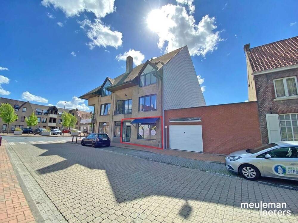 Handelszaak te  huur in Oostkamp 8020 745.00€  slaapkamers m² - Zoekertje 448178