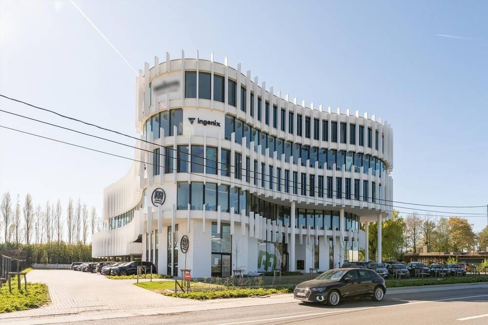 Handelszaak te in Tielt 8700 2400000.00€ slaapkamers m² - Zoekertje 447835