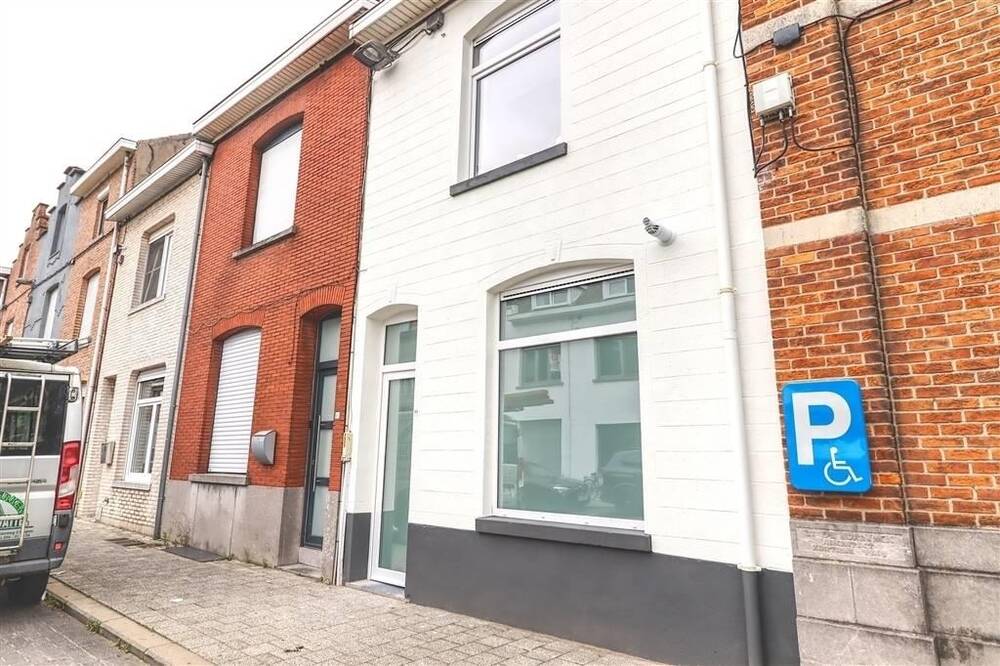 Huis te  huur in Kortrijk 8500 950.00€ 2 slaapkamers 124.00m² - Zoekertje 448894