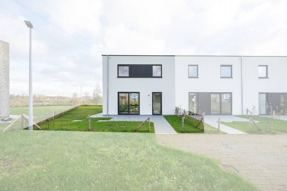 Huis te  koop in Roeselare 8800 287081.00€ 3 slaapkamers 140.00m² - Zoekertje 448516