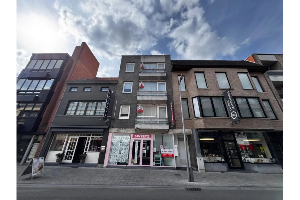 Appartement te  koop in Izegem 8870 725000.00€ 6 slaapkamers m² - Zoekertje 449345