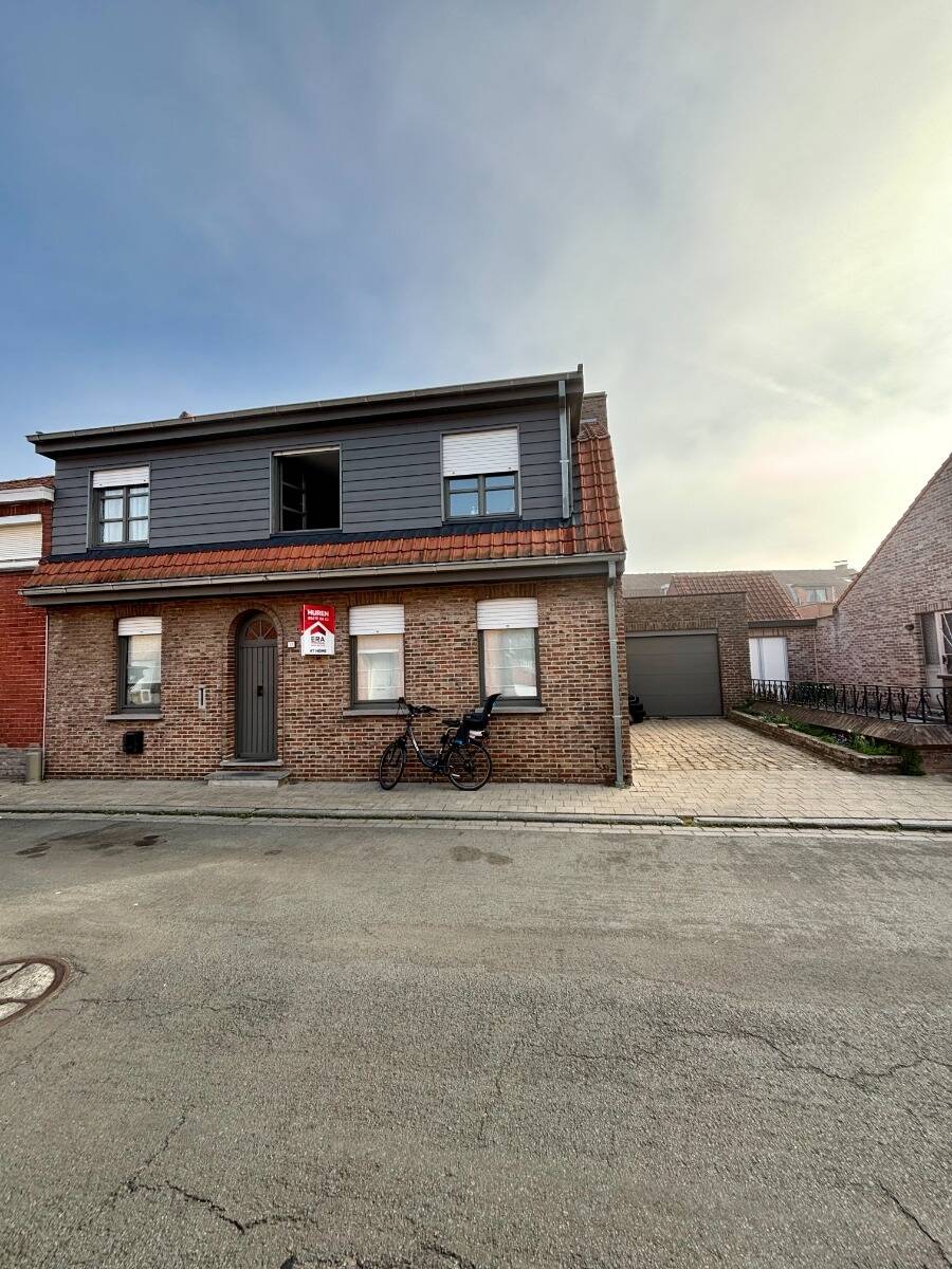 Huis te  koop in Menen 8930 195000.00€ 4 slaapkamers 130.00m² - Zoekertje 449378