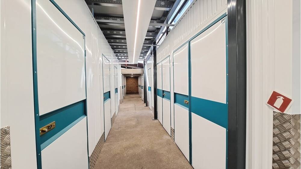 Handelszaak te  huur in Sint-Kruis 8310 68.00€ 0 slaapkamers m² - Zoekertje 449256