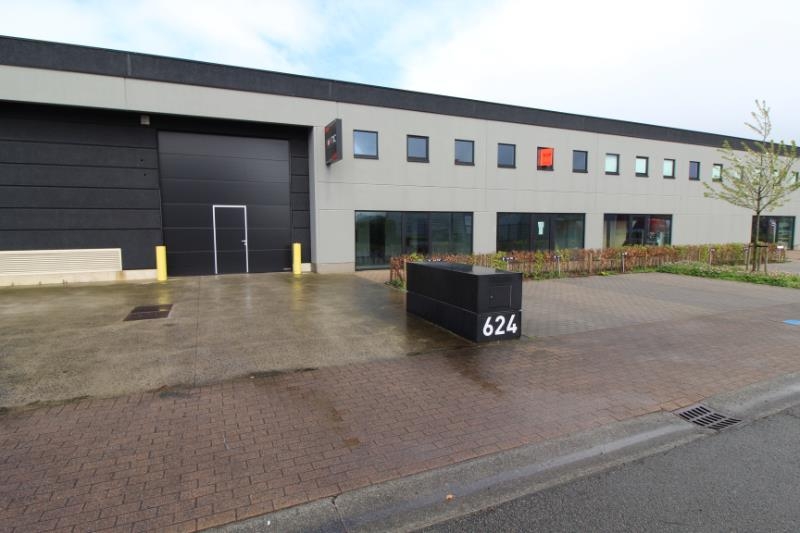 Handelszaak te huur in Roeselare 8800 2429.00€ slaapkamers 447.00m² - Zoekertje 449181