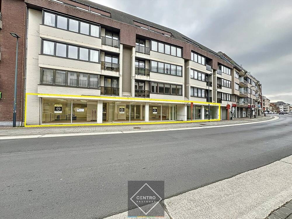 Handelszaak te  koop in Roeselare 8800 515000.00€  slaapkamers 662.00m² - Zoekertje 451449
