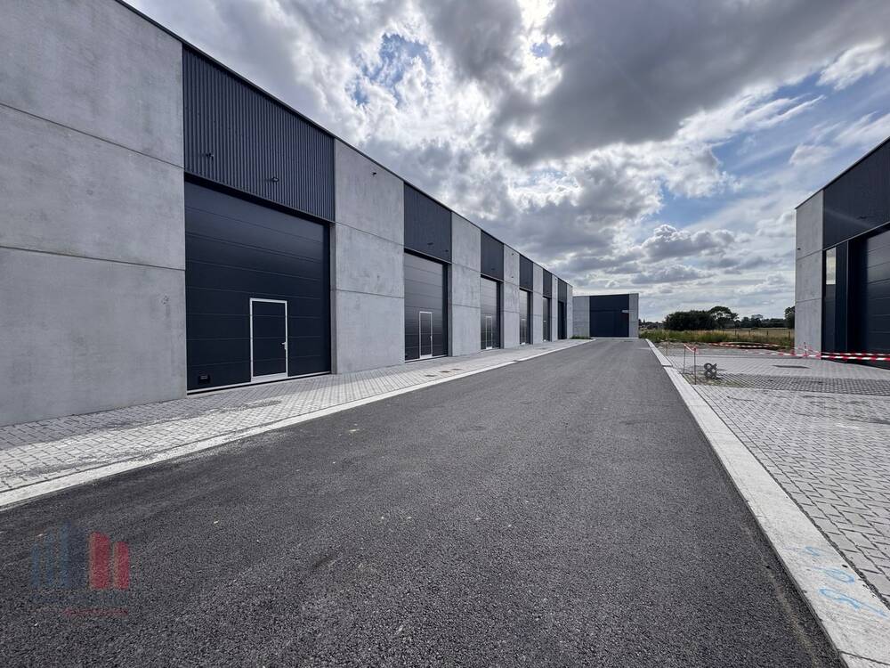 Handelszaak te huur in Pittem 8740 725.00€ slaapkamers 165.00m² - Zoekertje 449387