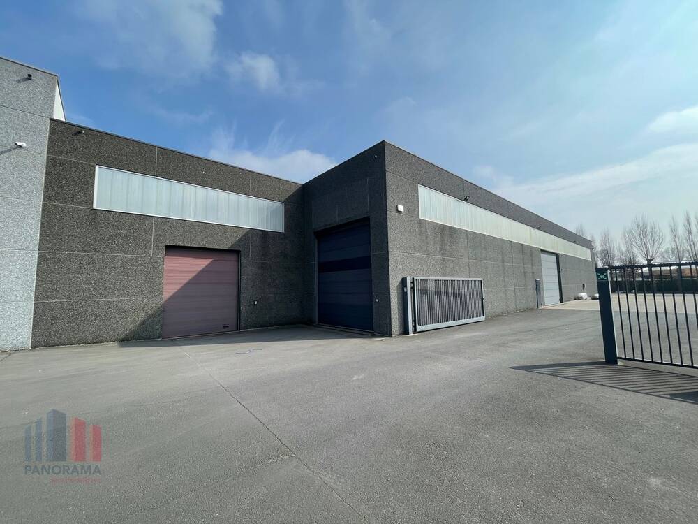 Handelszaak te huur in Oostkamp 8020 7500.00€ slaapkamers 2066.00m² - Zoekertje 451137