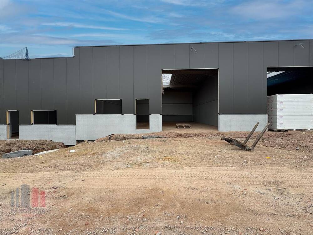 Handelszaak te huur in Tielt 8700 1659.00€ slaapkamers 306.00m² - Zoekertje 451775