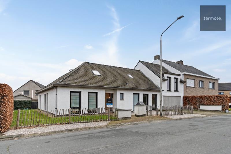 Huis te  koop in Sint-Eloois-Vijve 8793 449500.00€ 6 slaapkamers 255.00m² - Zoekertje 451060