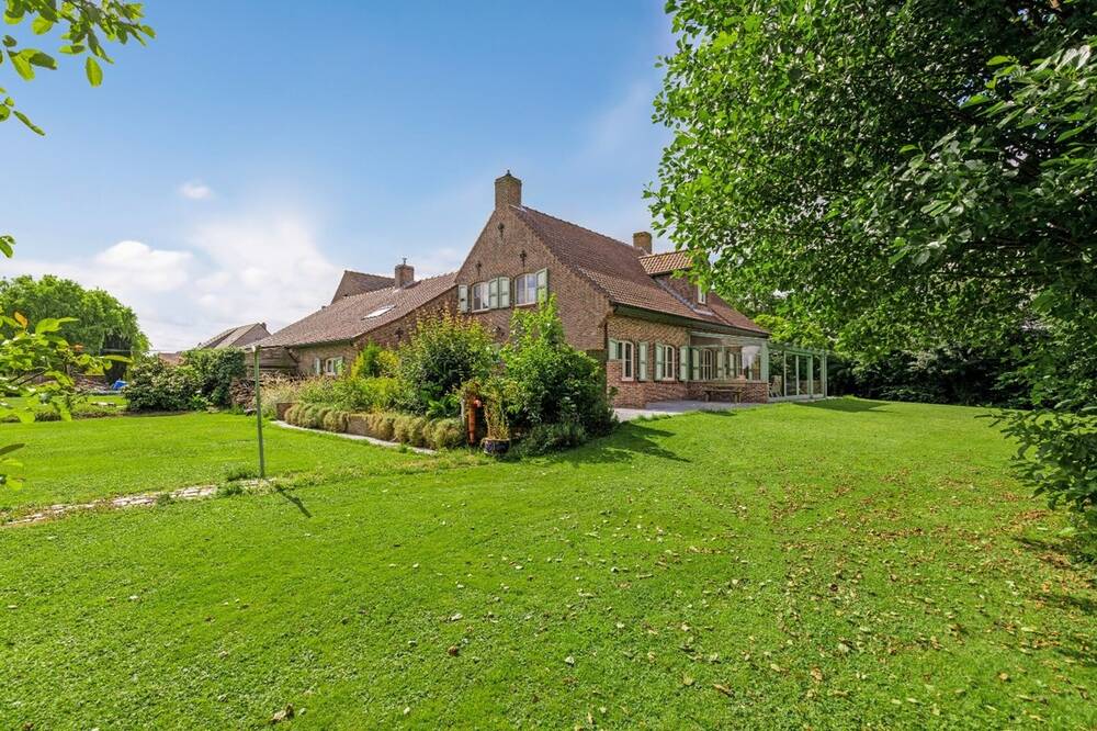 Huis te  koop in Keiem 8600 469000.00€ 6 slaapkamers 286.00m² - Zoekertje 452190