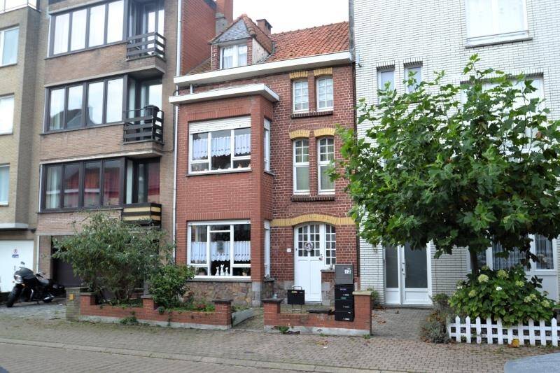 Huis te  koop in Oostende 8400 240000.00€ 6 slaapkamers 185.00m² - Zoekertje 451185