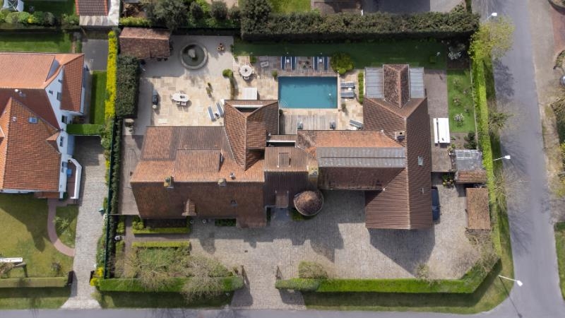 Huis te koop in Nieuwpoort 8620 0.00€ 7 slaapkamers 860.00m² - Zoekertje 453374