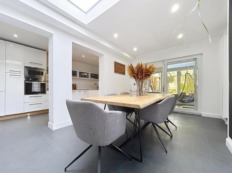 Huis te koop in Kortrijk 8500 324000.00€ 3 slaapkamers 196.00m² - Zoekertje 453270