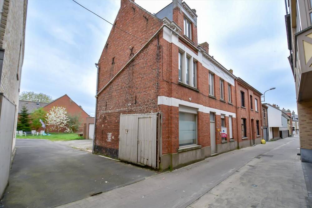 Huis te koop in Oedelem 8730 250000.00€ 4 slaapkamers 202.00m² - Zoekertje 453365