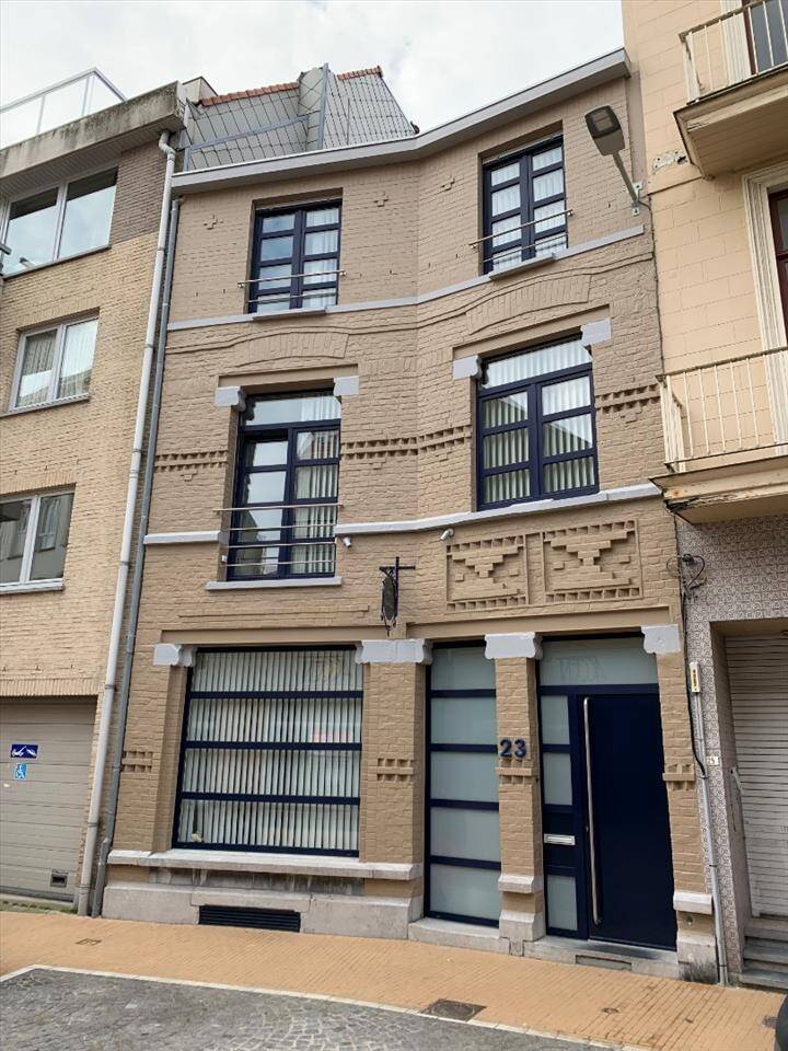 Huis te koop in Heist-aan-Zee 8301 950000.00€ 7 slaapkamers m² - Zoekertje 453585